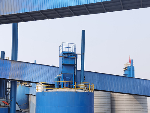 Bag pulse chamber top dust collector