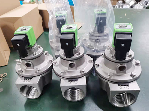 Electromagnetic pulse valve