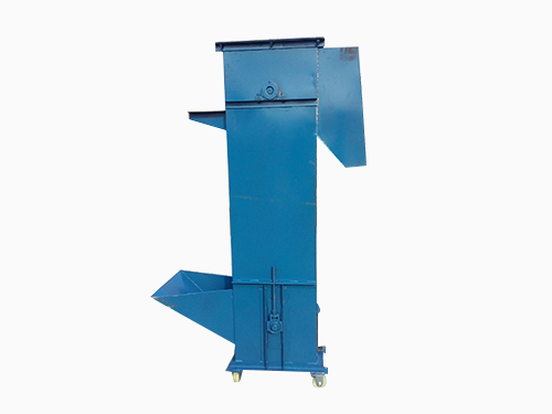 Material conveying hoist